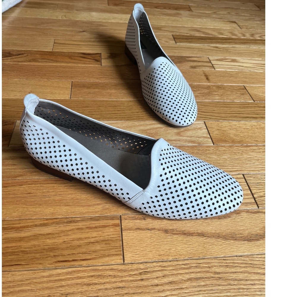 Array White Leather Perforated Loafers Flats Size 12N Coastal Preppy Office Chic
